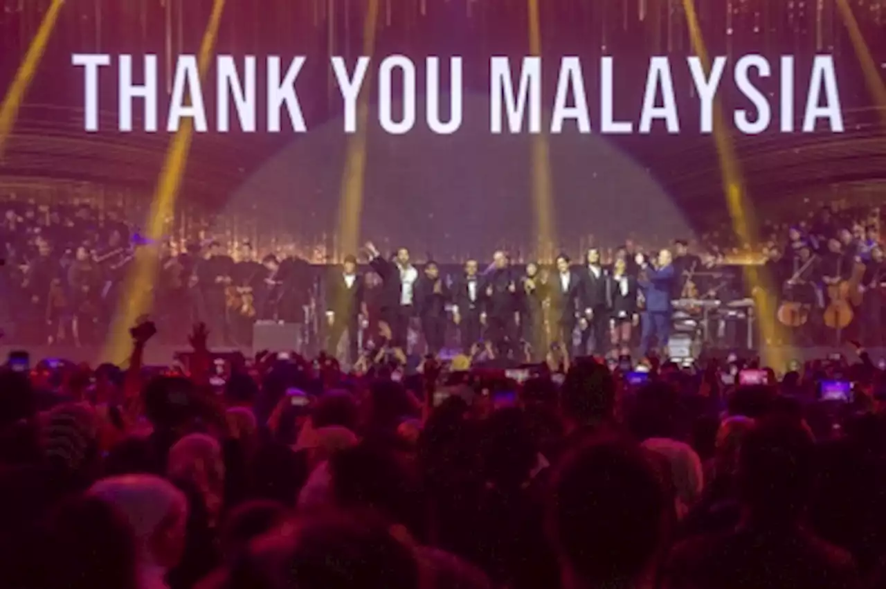 Indonesian rock band Dewa 19 treated KL concertgoers to elegant evening, backed by orchestra (VIDEO)