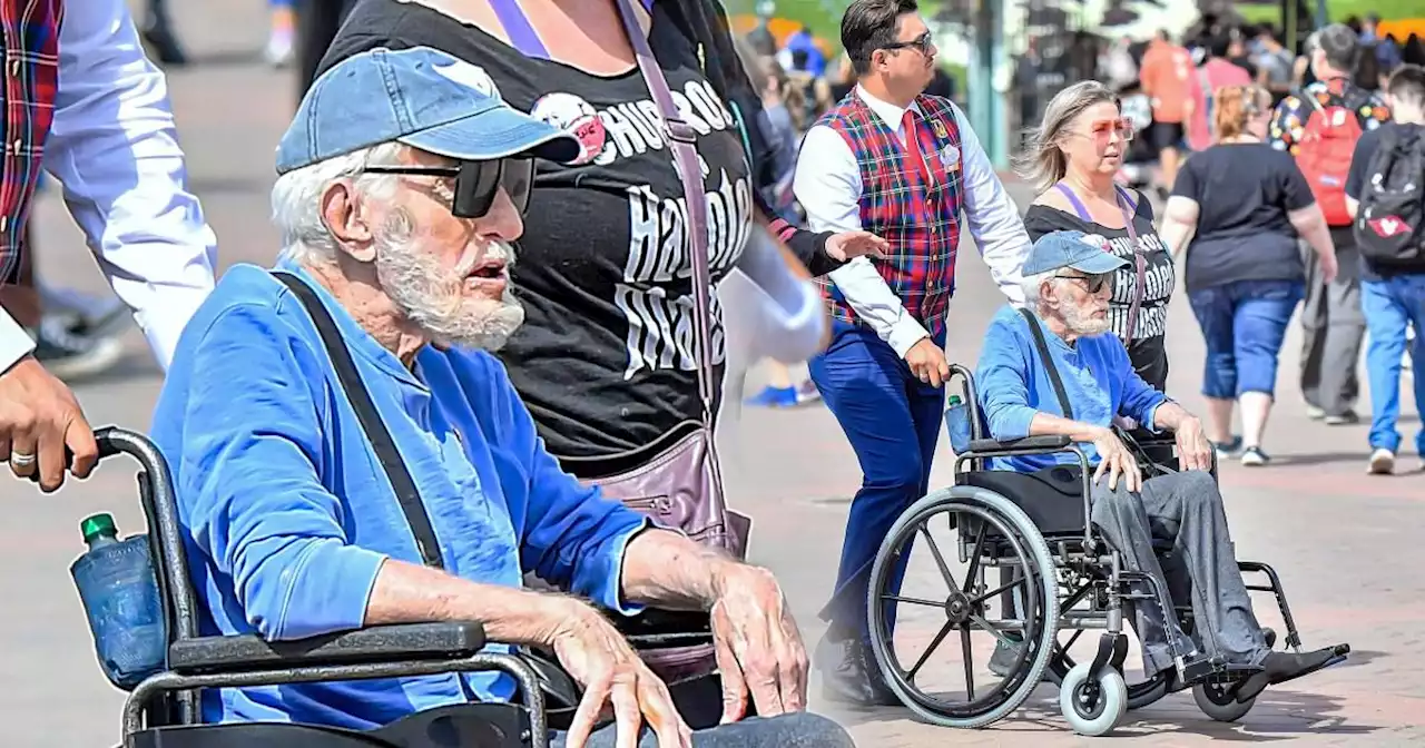 Dick Van Dyke, 97, makes surprise Disneyland appearance