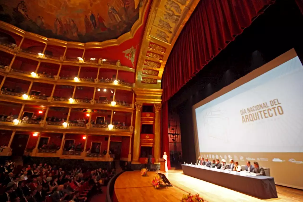Reconocen a destacados arquitectos
