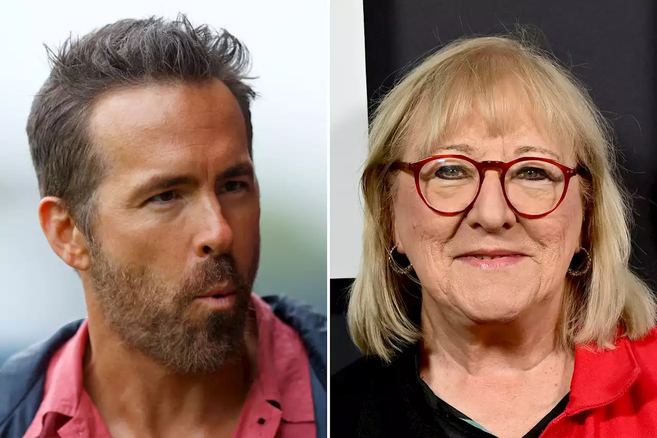 Ryan Reynolds weighs in on viral Travis Kelce mom photo