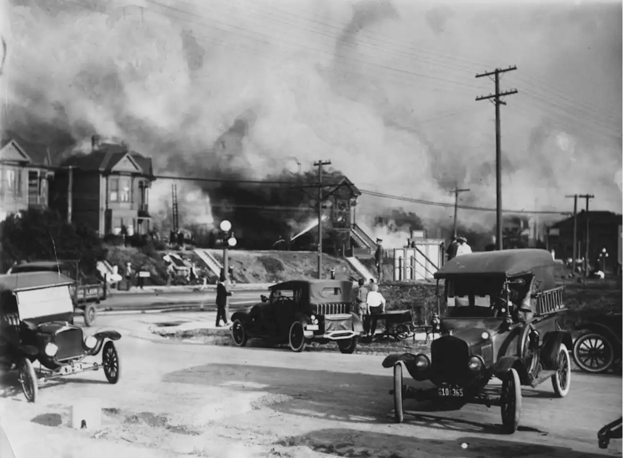 Berkeley, a Look Back: Citizens grapple with how to rebuild after 1923 fire