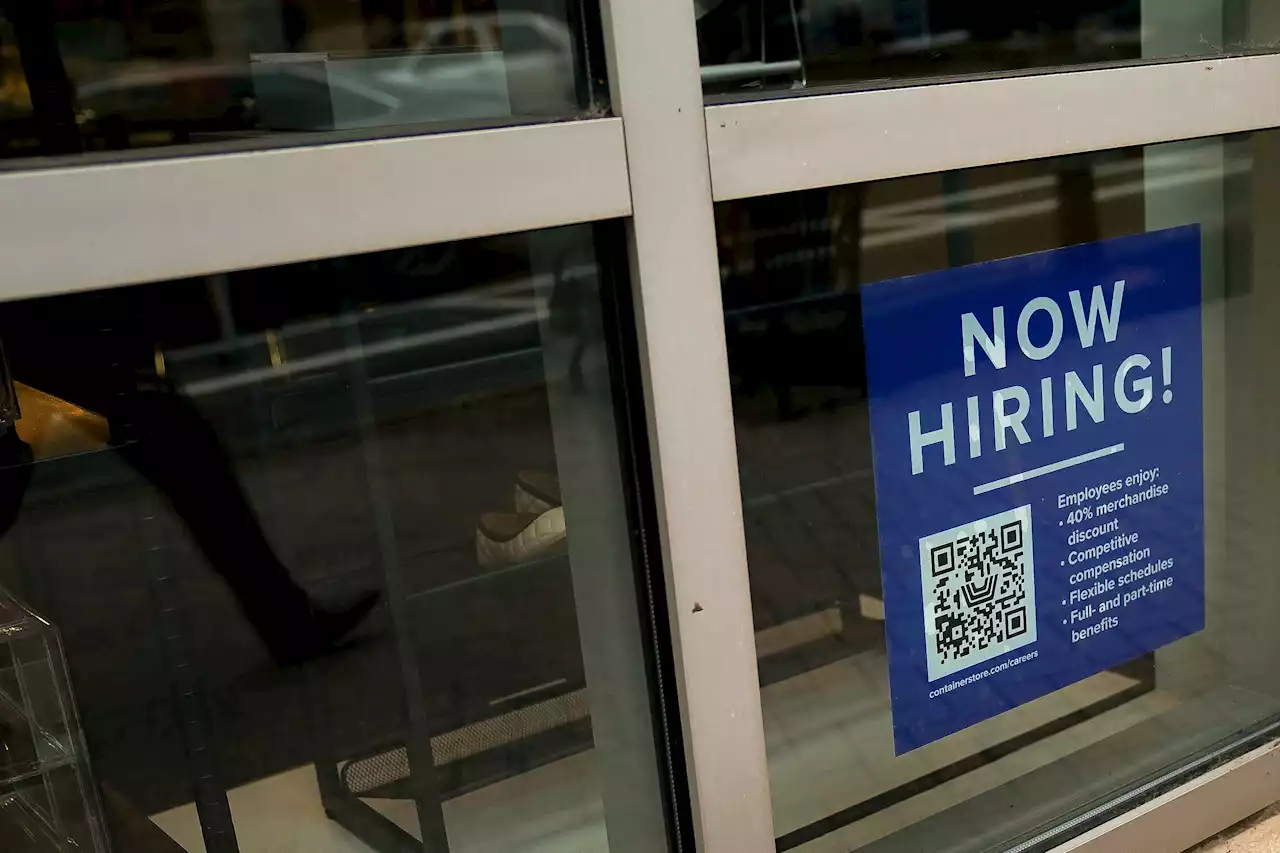 US job openings unexpectedly rise in August