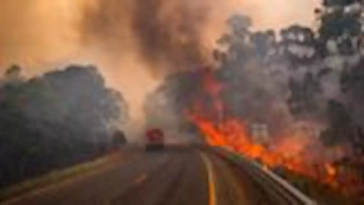 Three bushfire warnings for southeast Victoria