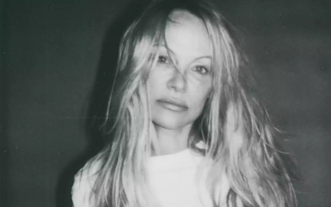 Pamela Anderson's Bare Faced Statement Is Beautiful