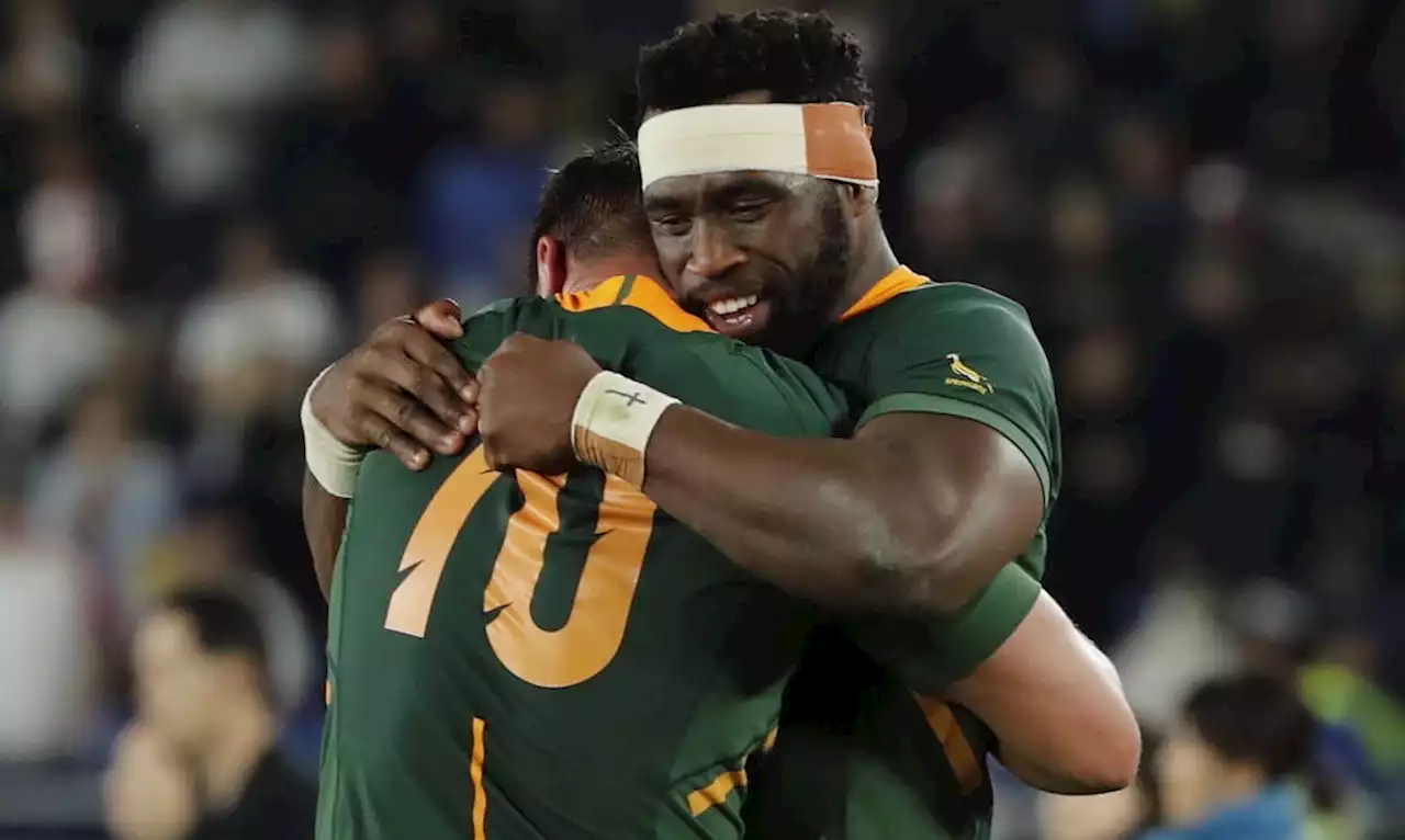 WATCH: Siya Kolisi and Ben swap shirts [VIDEO]