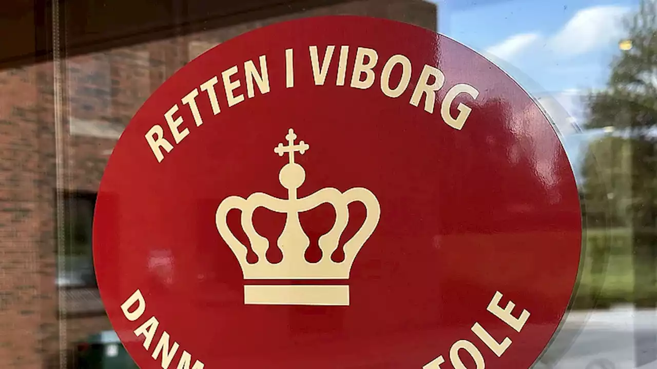 Mand sigtet for at røre 11-årig pige i skridtet