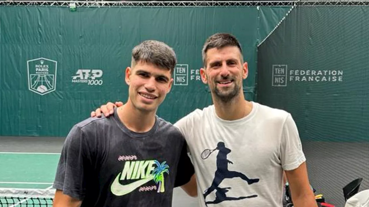 Carlos Alcaraz y Novak Djokovic comparten entrenamiento antes de debutar en París-Bercy