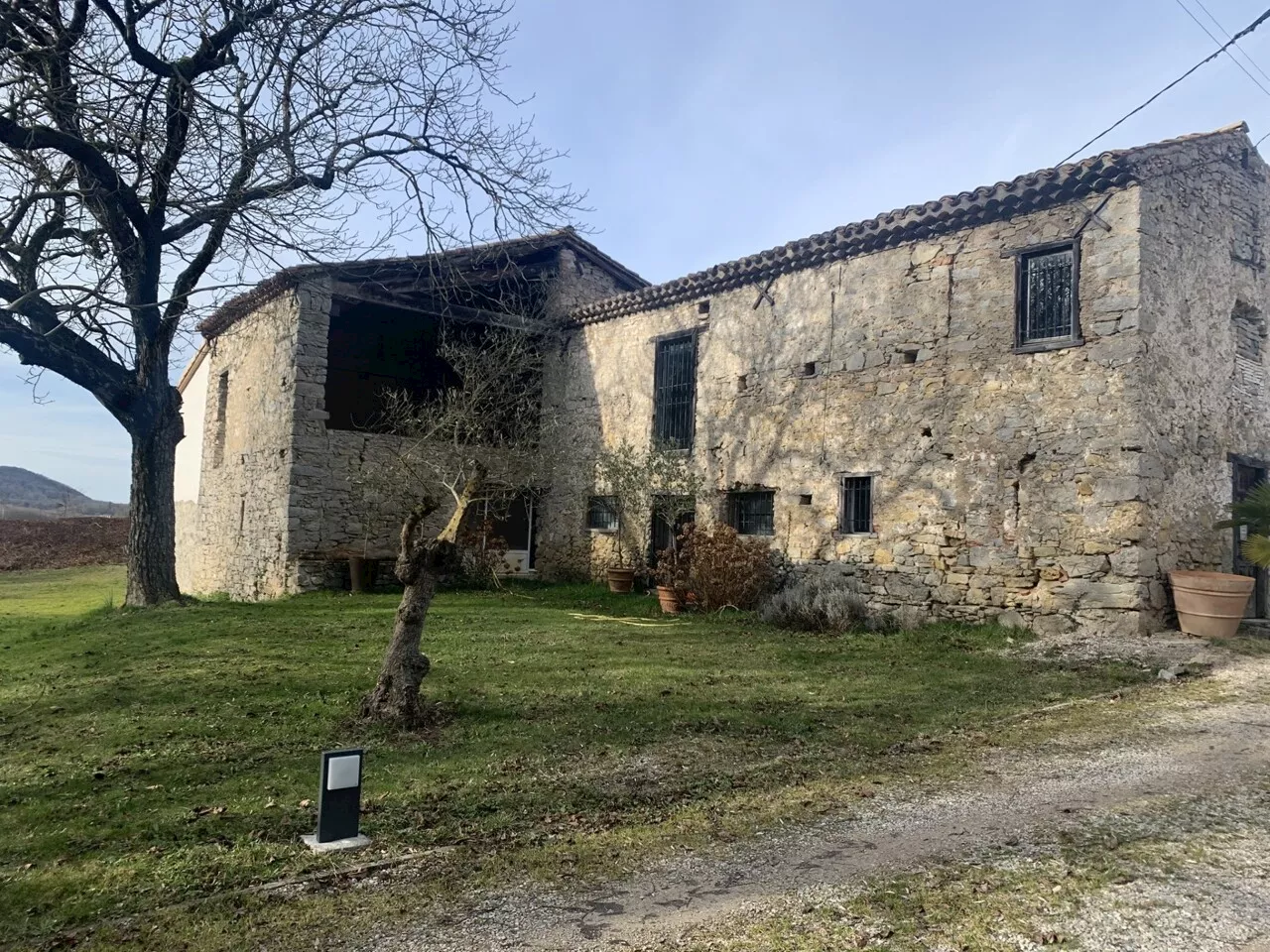 Ils ont transformé une vieille grange en un gîte luxueux dans les Pyrénées