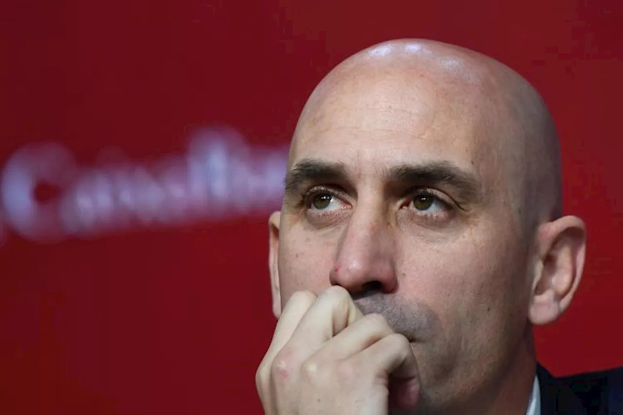 Rubiales squalificato per tre anni per il bacio alla Hermoso: la decisione della Fifa