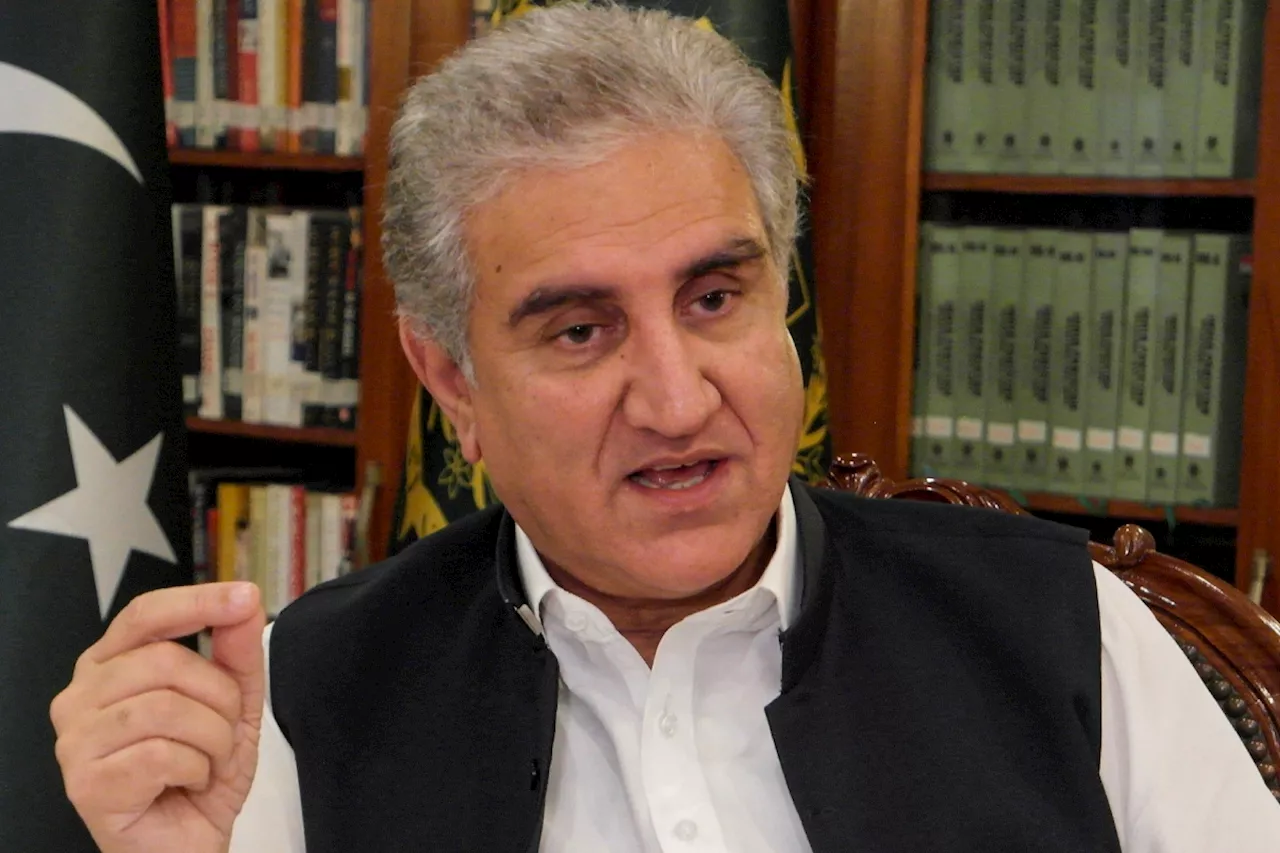 Qureshi moves IHC seeking post-arrest bail in cipher case