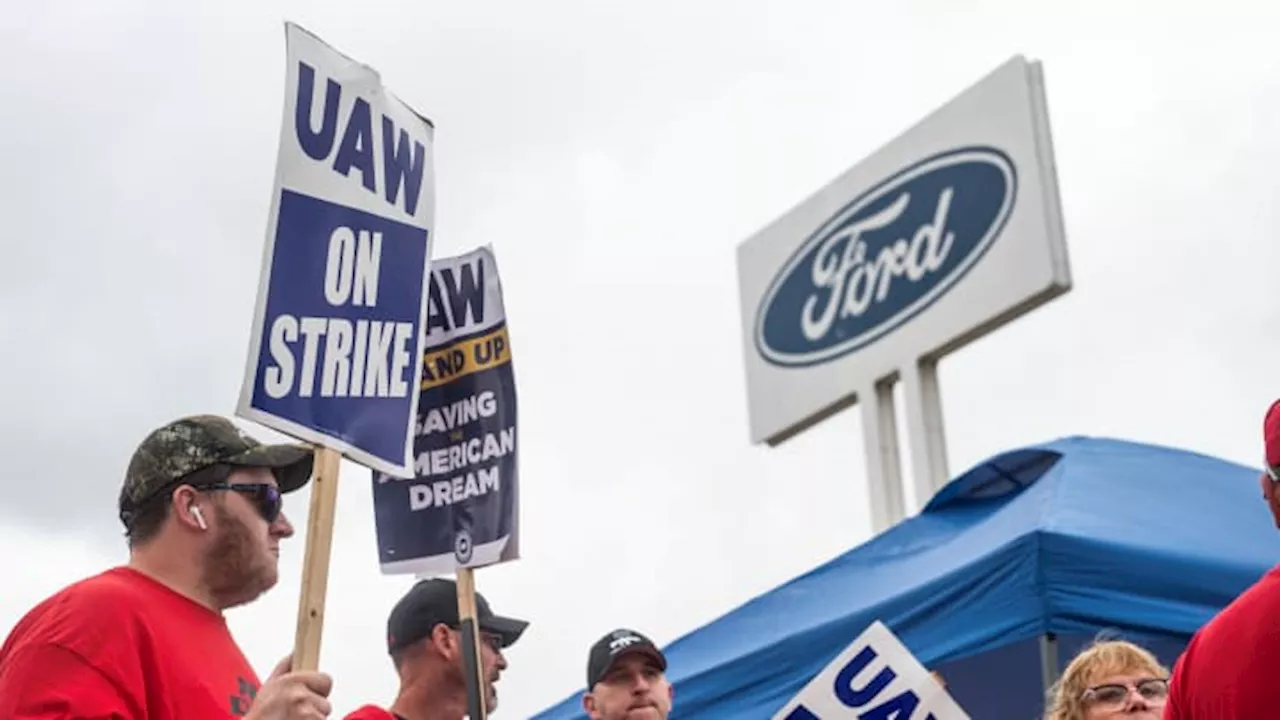 UAW deal with Ford includes $8.1 billion in investments, $5,000 ratification bonuses