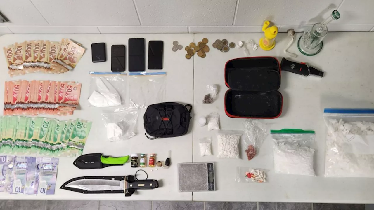 $160,000 of fentanyl, meth, knife and cash found in Brockville, Ont. traffic stop