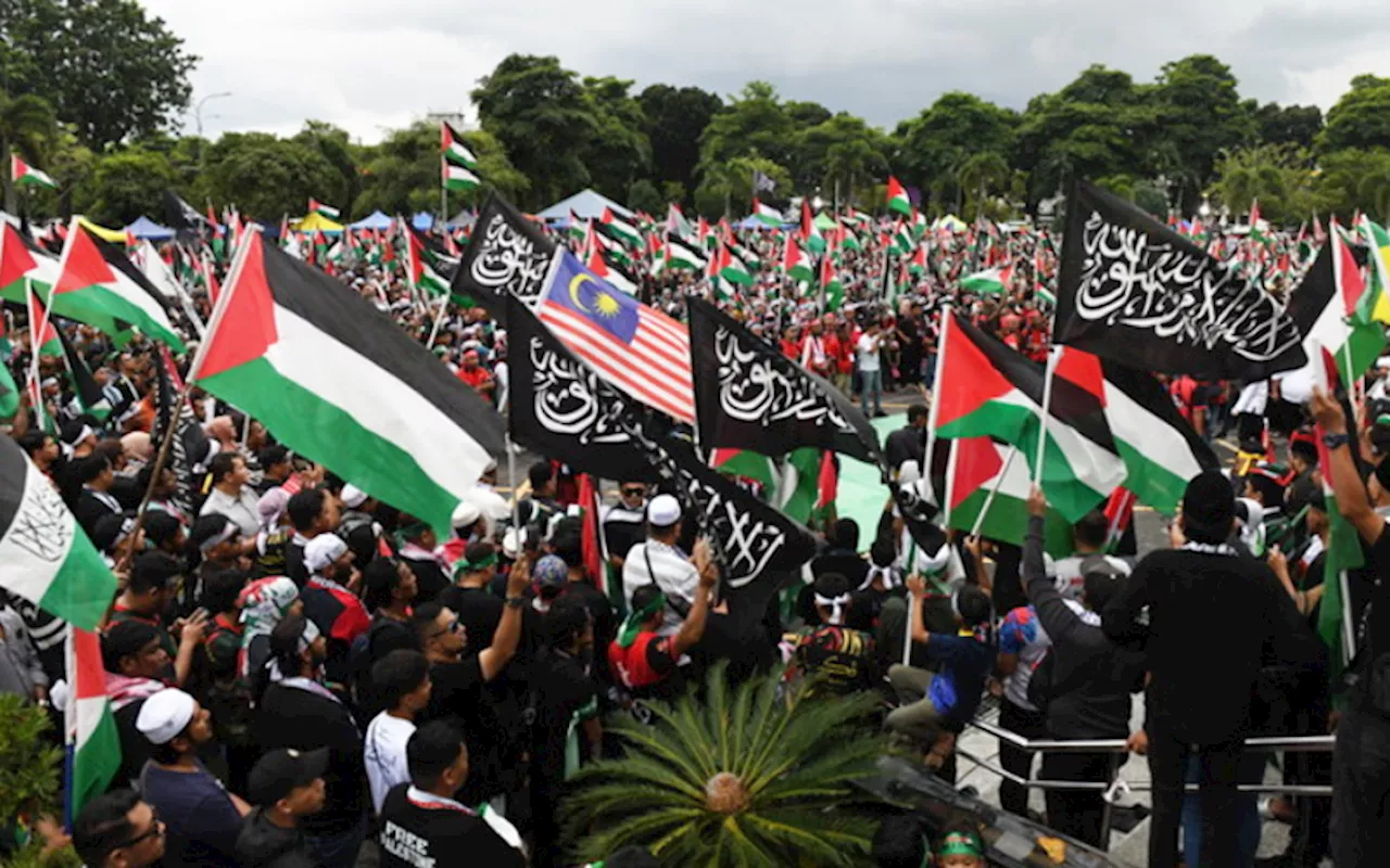 Hujan tak halang rakyat pamer sokongan, solidariti kepada Palestin