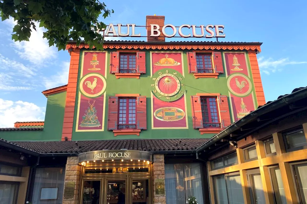 Comment les façades du restaurant gastronomique Paul Bocuse vont être redorées par cet artisan