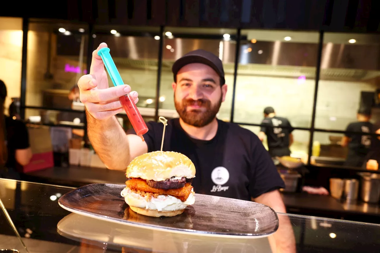 Halloween-Burger mit gegrillter Blutwurst bei Le Burger