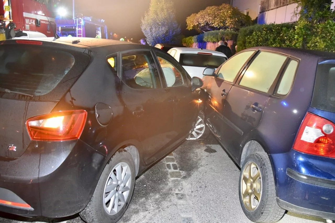 Verkehrsunfall mit vier Fahrzeugen in Trumau