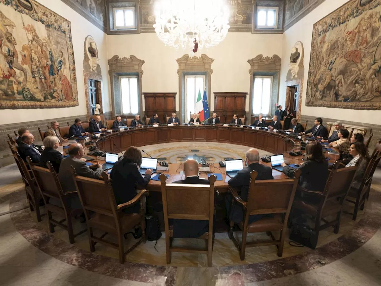 Riorganizzazione dei ministeri, manovra e riforme: la giornata del governo