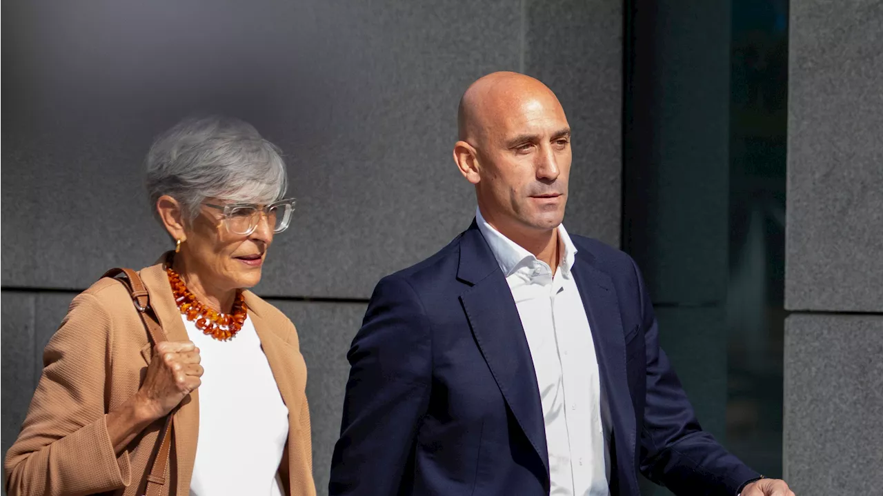 Luis Rubiales, suspendido tres años por la FIFA