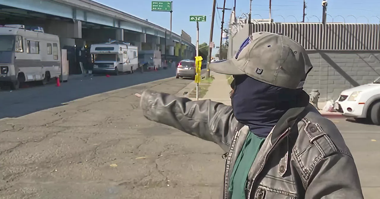 Displaced homeless RV dwellers converge on Oakland residential neighborhood