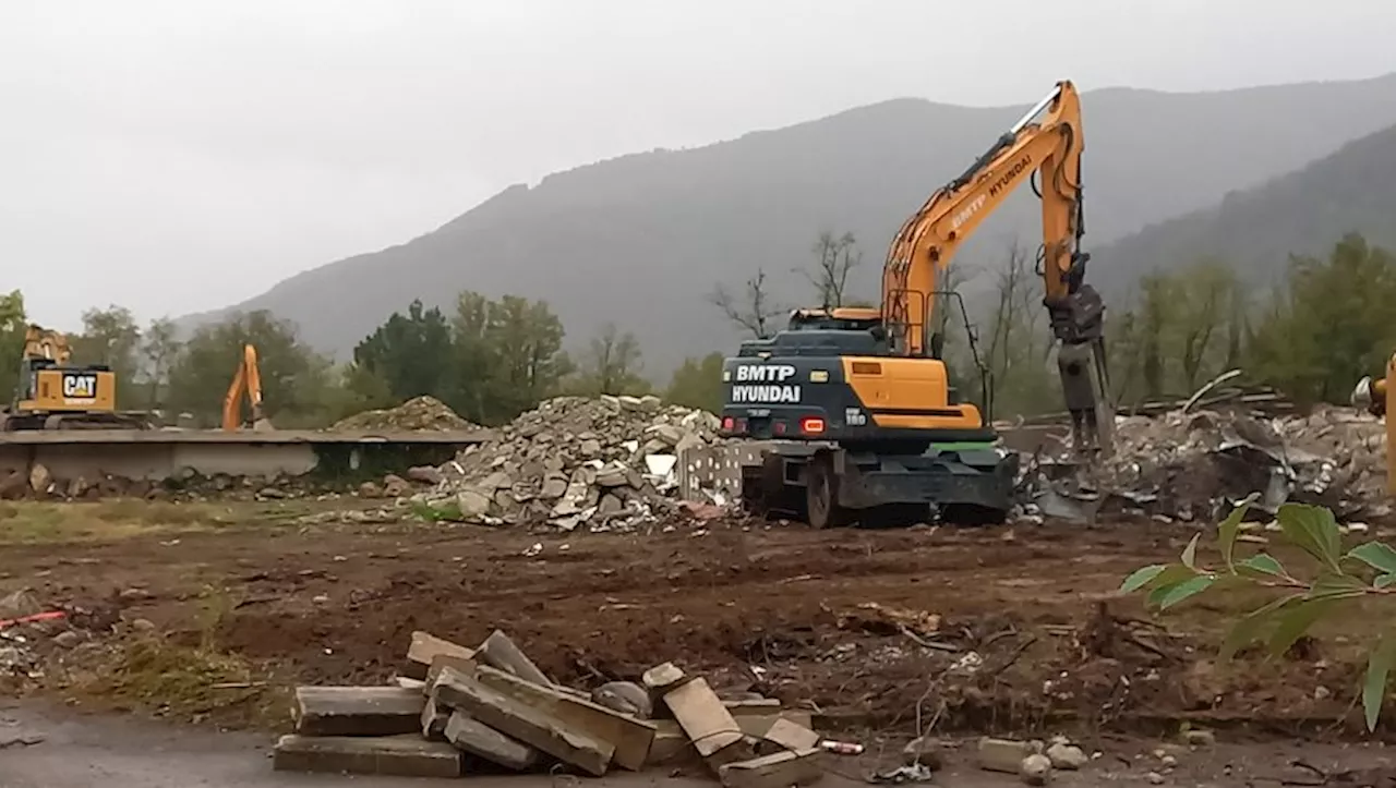 Début des travaux de démolition pour le nouveau siège d'Intermarché à Foix