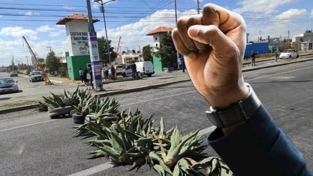 Con magueyes bloquean la carretera Pachuca-Ciudad Sahagún; esto piden