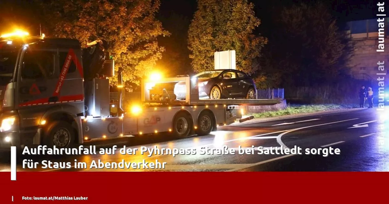 Auffahrunfall auf der Pyhrnpass Straße bei Sattledt sorgte für Staus im Abendverkehr