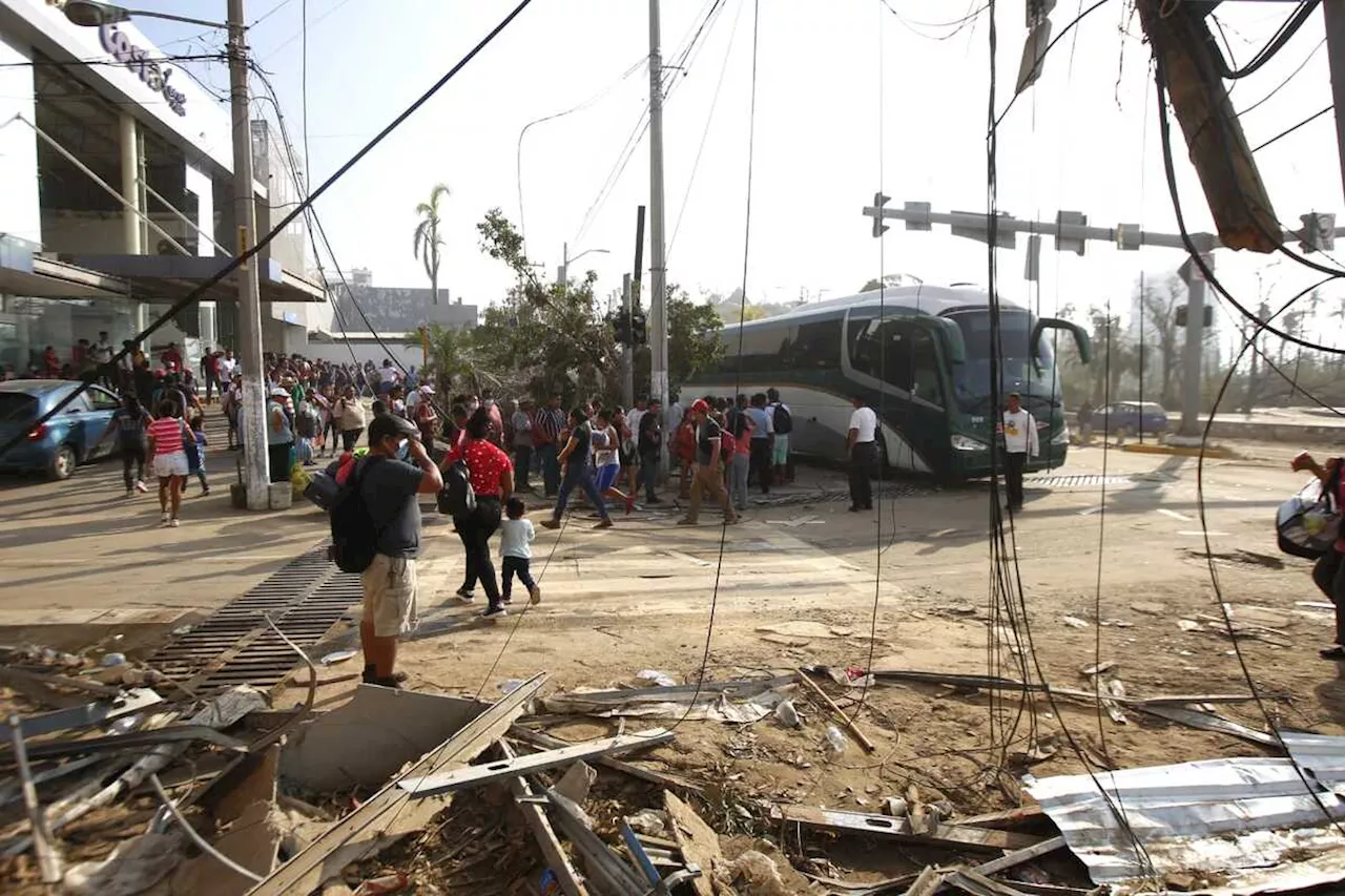 Aseguradoras evalúan daños tras paso de huracán 'Otis' en Acapulco: AMIS