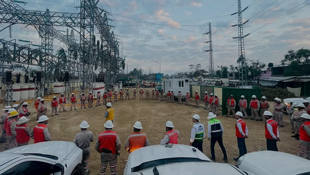 CFE restablece 65% del suministro eléctrico a afectados por huracán 'Otis' en Guerrero