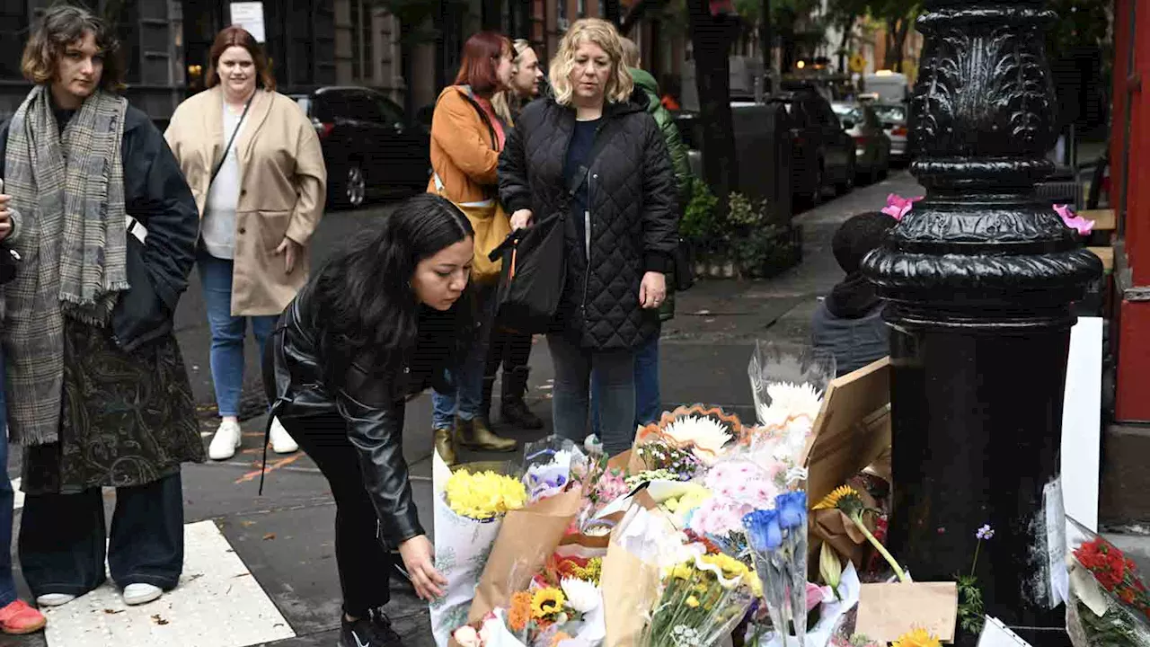 New York ‘Friends' apartment flooded with tributes for the late Matthew Perry