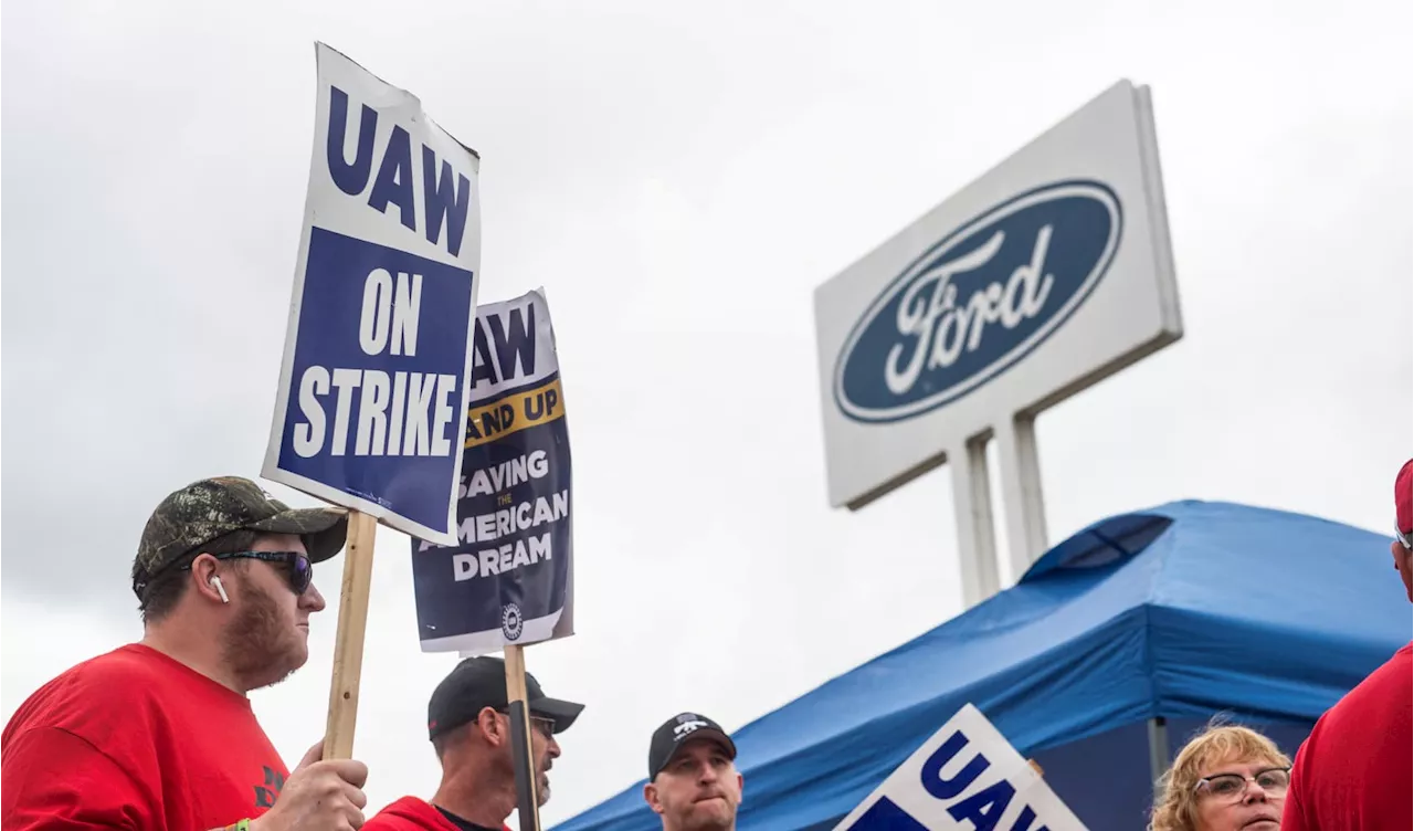 UAW deal with Ford includes $8.1 billion in investments, $5,000 ratification bonuses