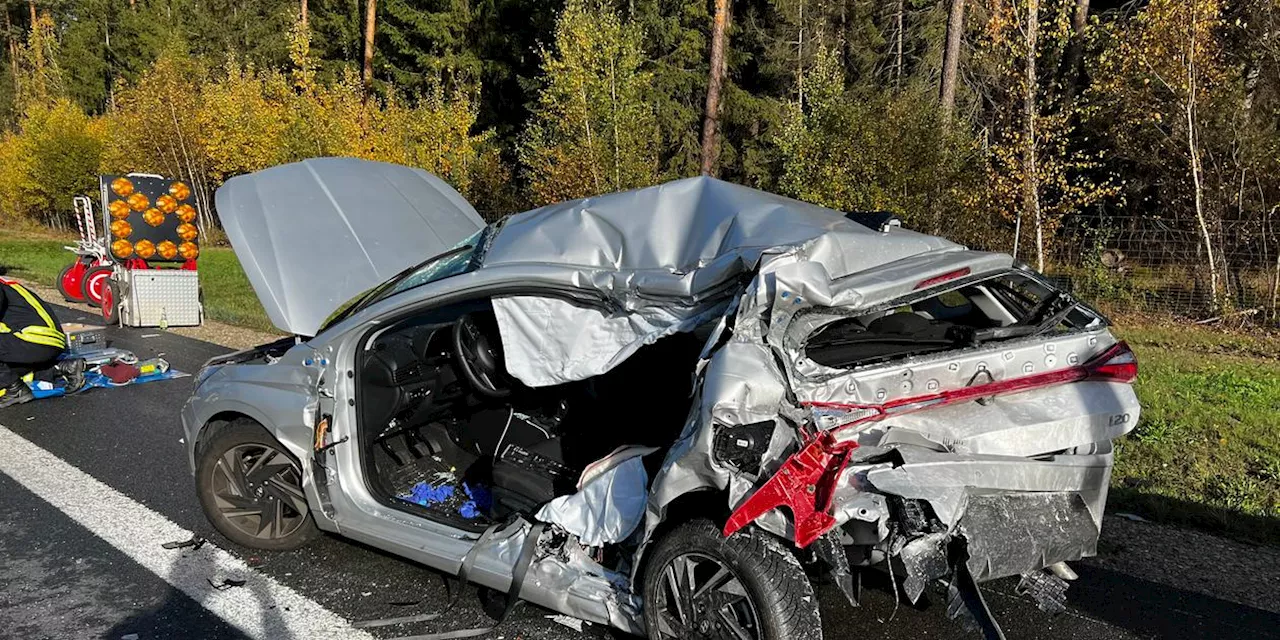 Heftiger Auffahrunfall auf A73 bei Bamberg: Fahrer eingeklemmt und schwerst verletzt