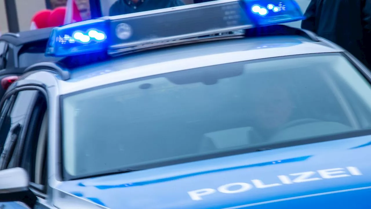 Bayern: Auto kracht in Schaufenster: 20.000 Euro Schaden