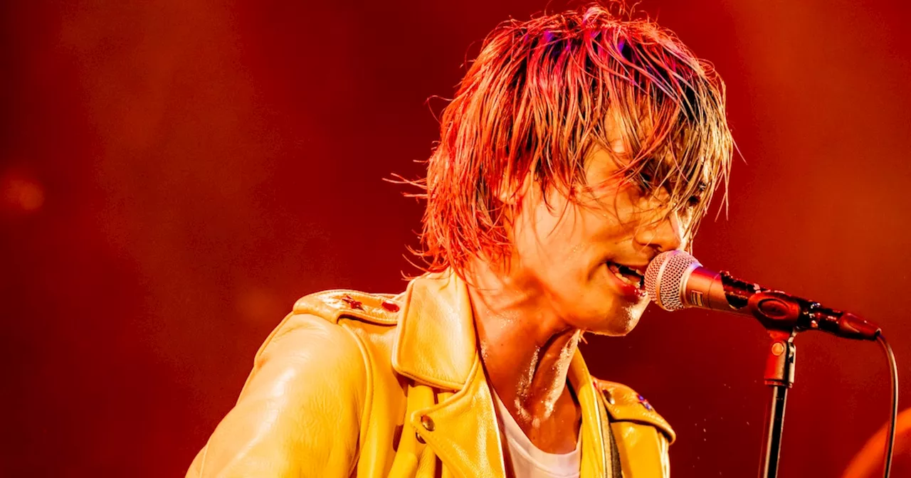 a flood of circle×ストレイテナーが渋谷で激突 「KILLER TUNE」カバーにフロア沸騰（ライブレポート / 写真16枚）