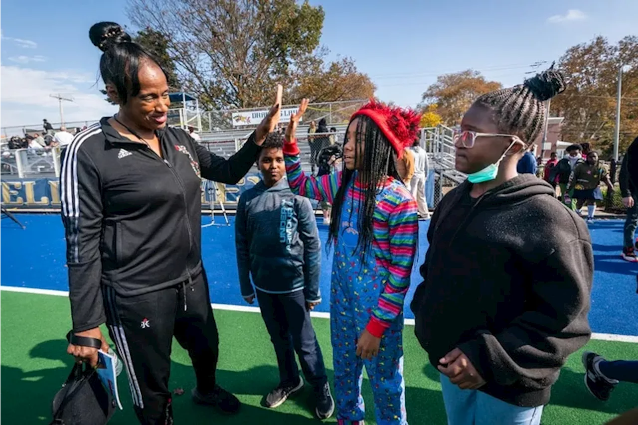 Olympic legend Jackie Joyner-Kersee meets with students at Drexel’s Vidas Play Day