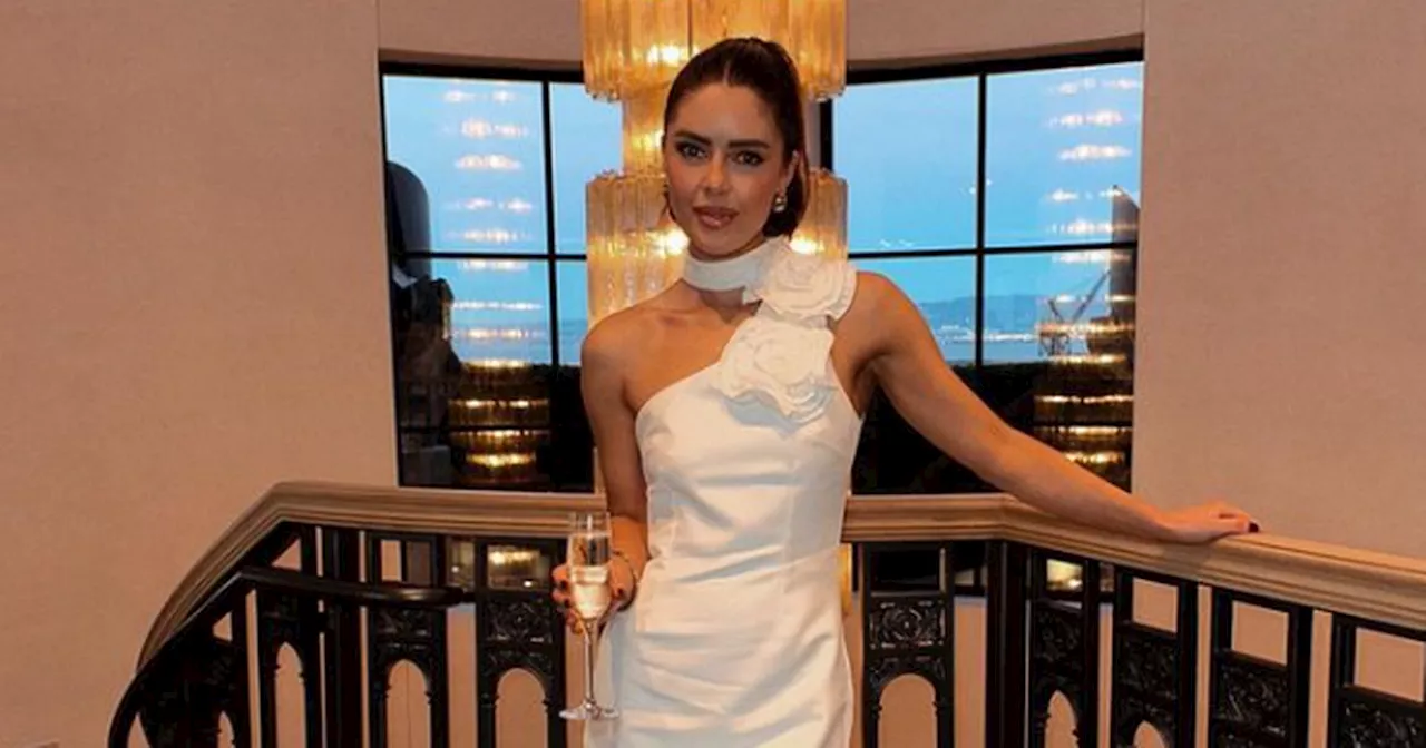 Bonnie Ryan’s showstopper white dress is perfect for the holiday season