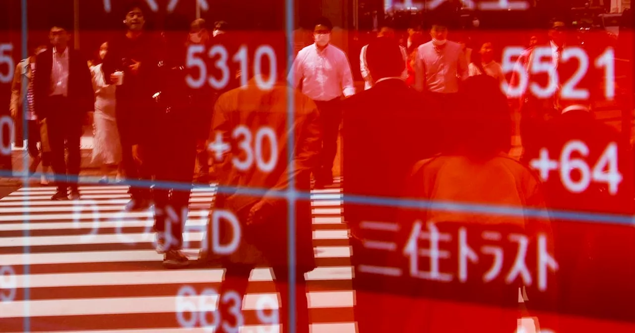 Asia stocks dip on Middle East, central bank meetings