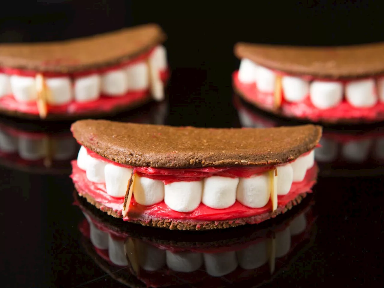 Vampire Mouth Marshmallow Sandwich Cookies Recipe