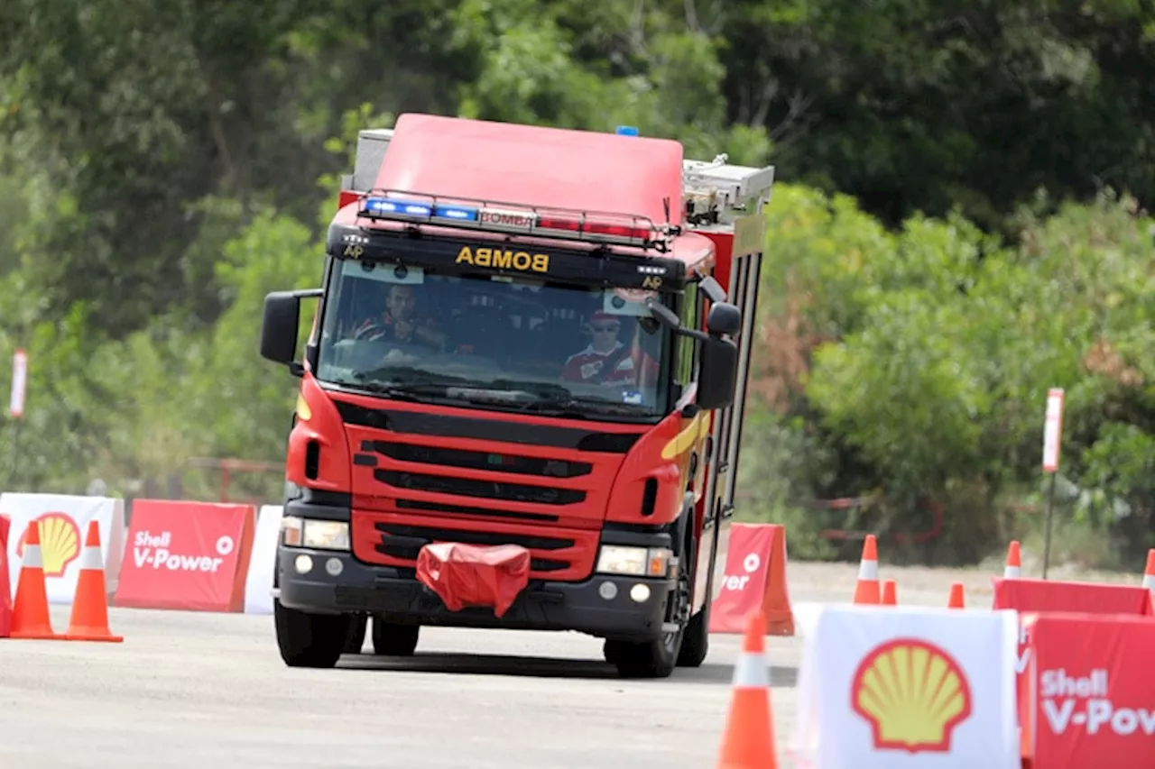 Ferrari-Star Kimi Räikkönen bei der Feuerwehr!