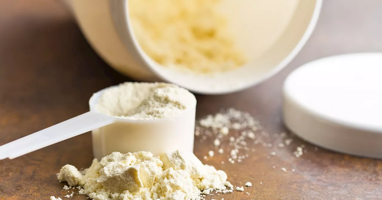 Pea Protein Vs. Whey Protein: Choosing a Healthy Protein Powder