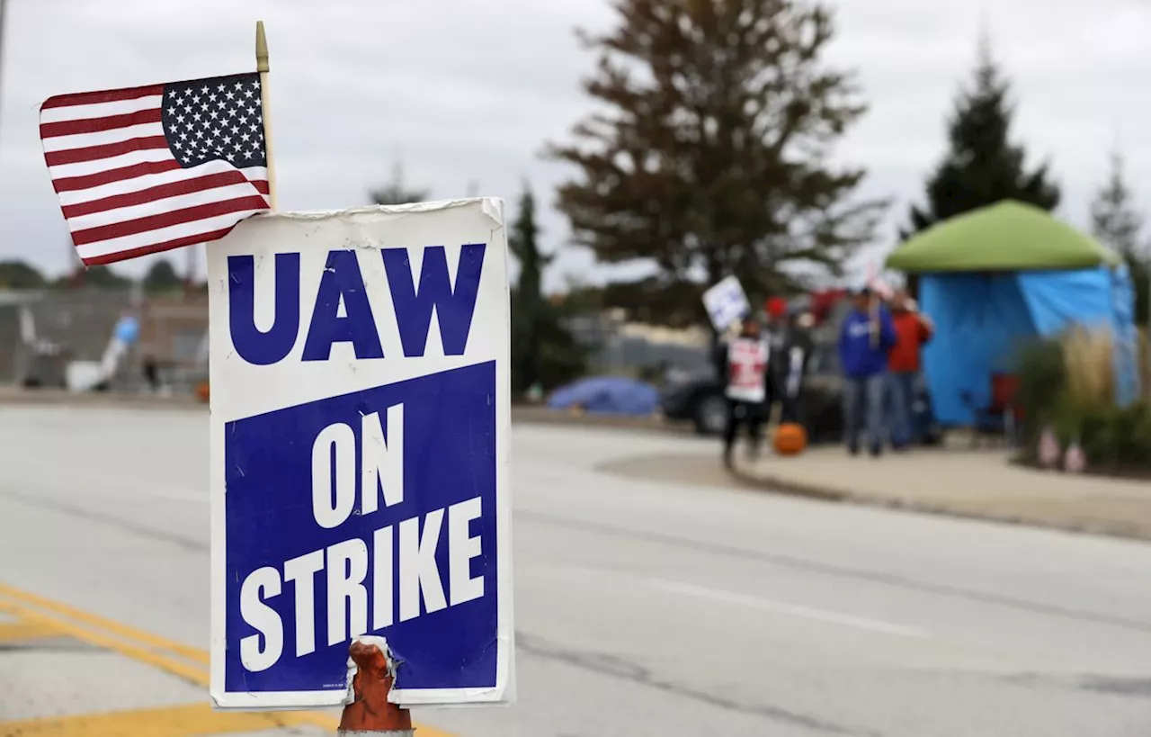 Etats-Unis : Le syndicat UAW fait plier trois grands constructeurs automobiles après six semaines de grève