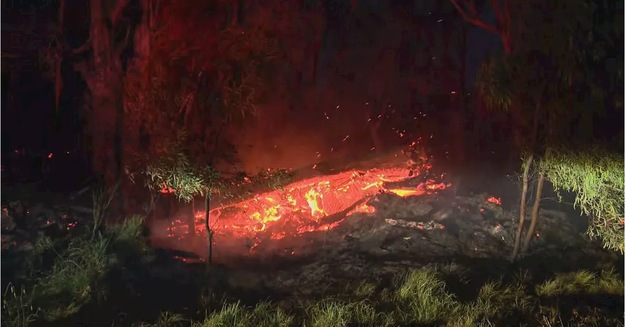 Leave now warning issued for Queensland border community threatened by bushfire