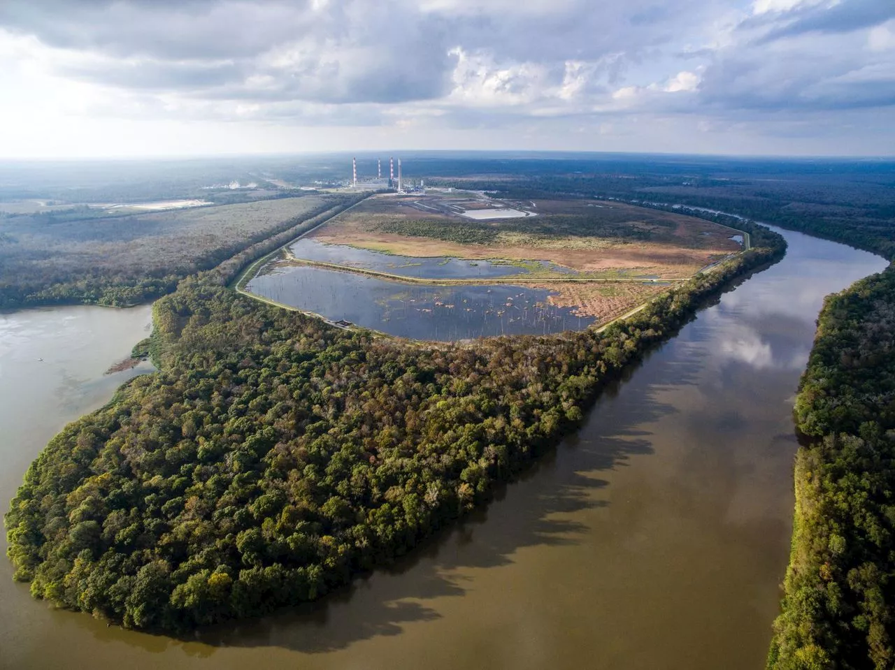 Alabama in billion-dollar showdown with EPA over what do with coal ash