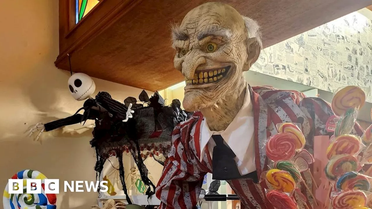 Hotel Owners Decorate with Over 1000 Spooky Halloween Decorations