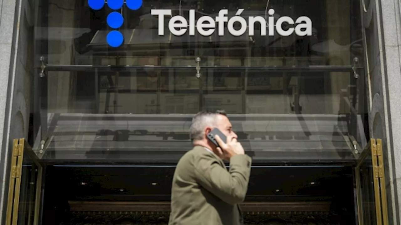 Spain Weighs Taking Telefonica Stake to Counter Saudi Holding