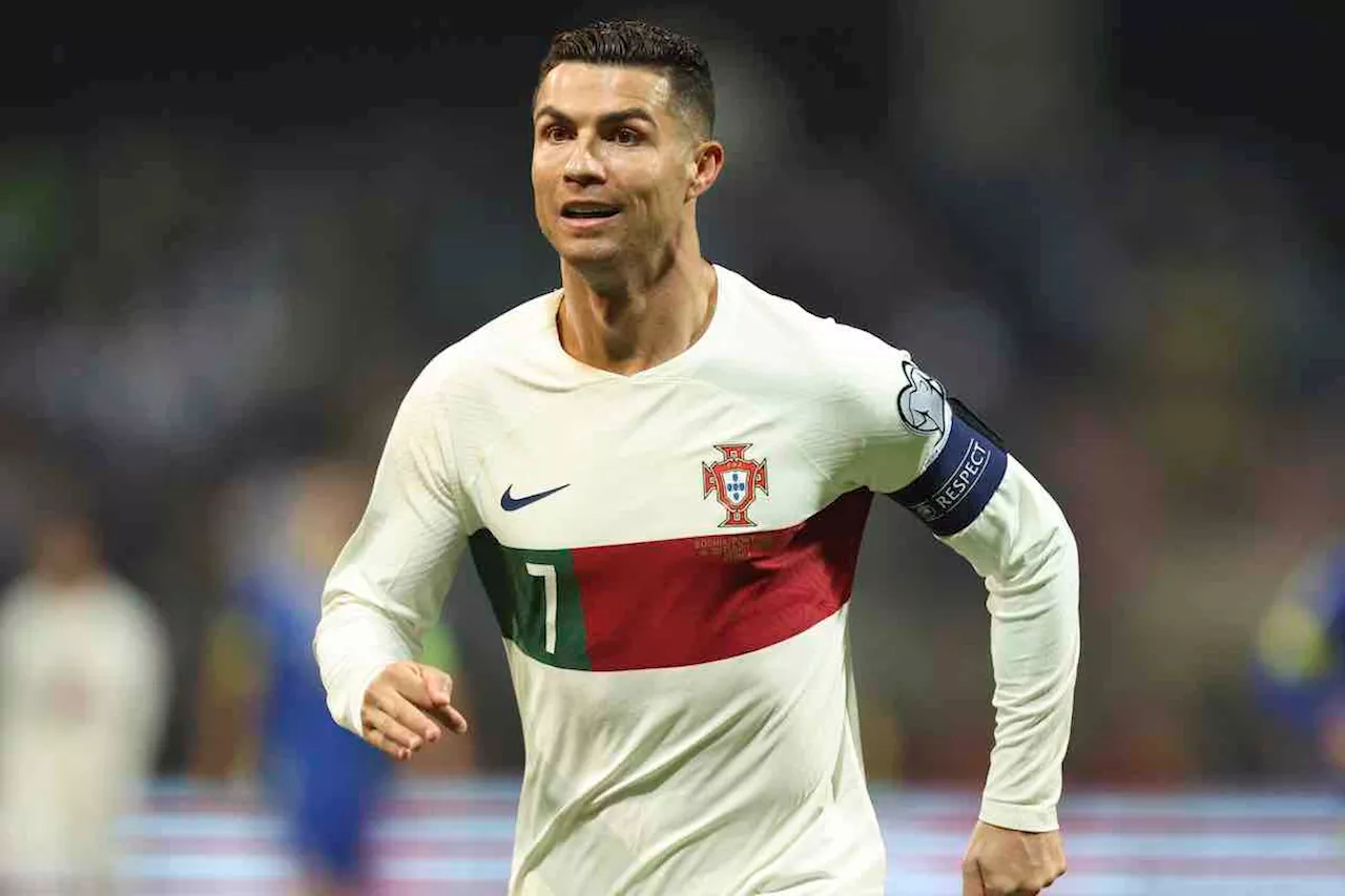 Cori per Messi, Cristiano Ronaldo reagisce: ecco cosa è successo