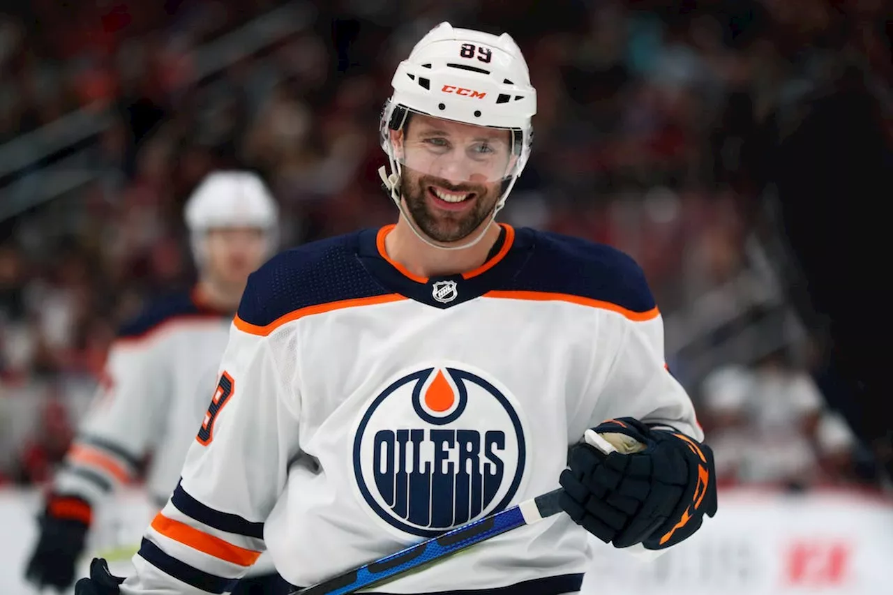 Edmonton Oilers sign Sam Gagner to one-year, two-way contract