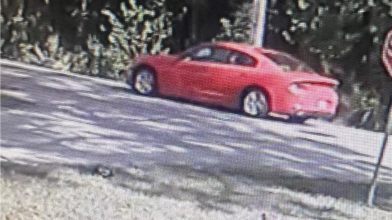 Jacksonville police looking for car after woman seen running away