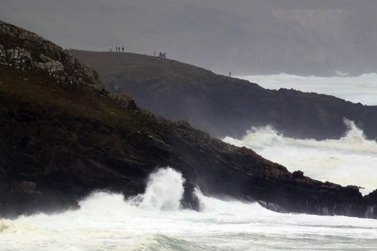 Tempête Ciarán : des vents jusqu’à 170 km/h attendus en Normandie, quelles précautions à prendre ?