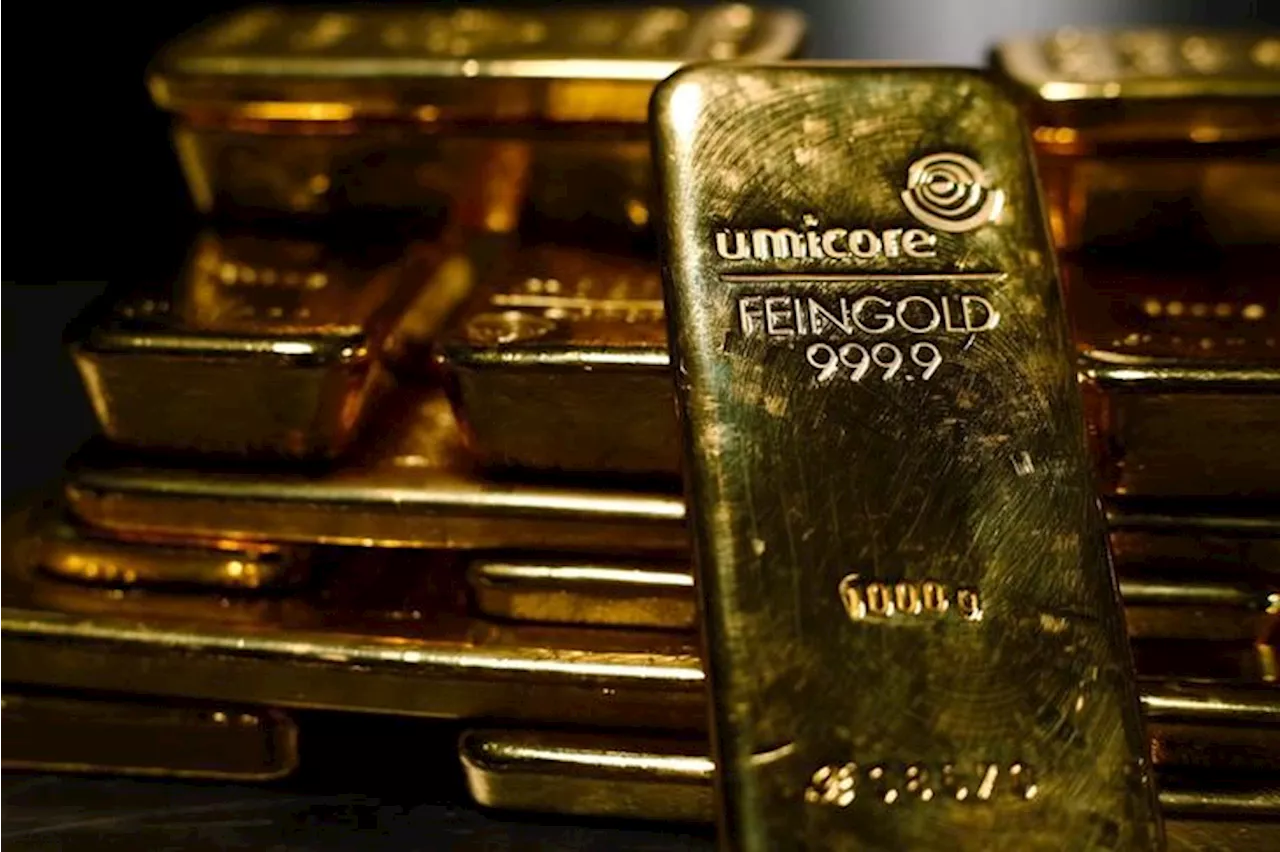 Gold prices dip below $2,000 as Fed jitters grow, M.East fears decline