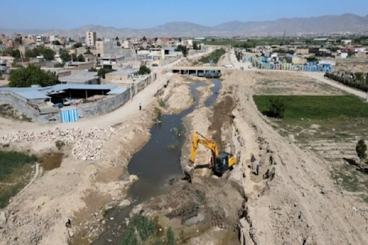 لایروبی و بازگشایی مجدد مسیل کال پسته شهر بجنورد آغاز شد